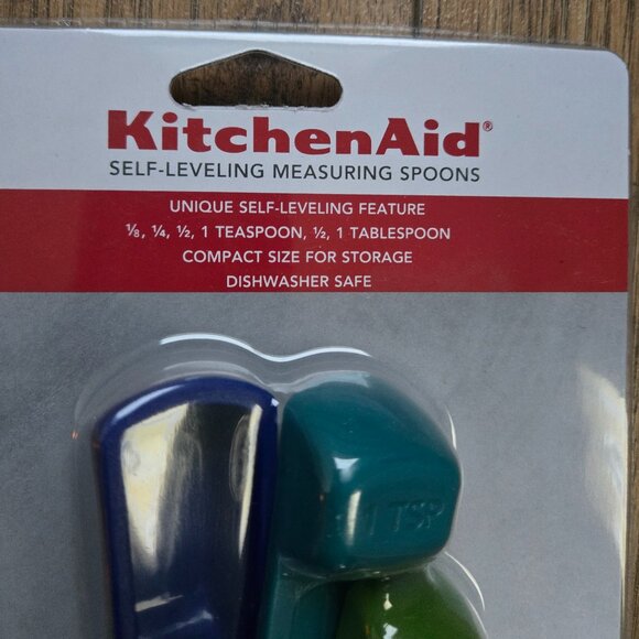 KitchenAid multicolor self-leveling measuring spoons - Picture 3 of 5